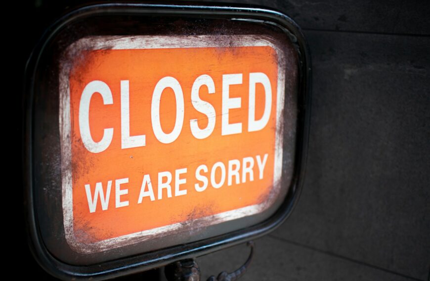 The Top 10 Warning Signs of College Closure